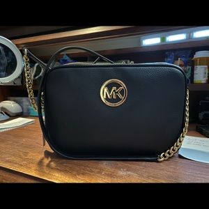 Michael kors crossbody purse